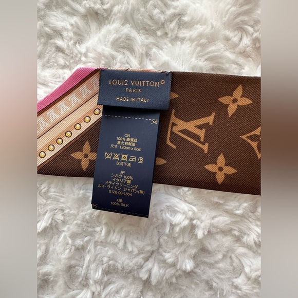 Louis Vuitton Twilly - Picture 3 of 5